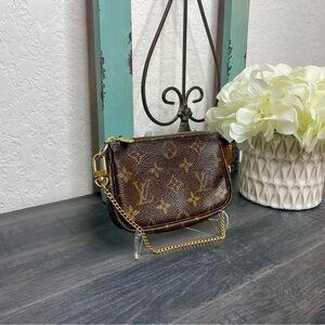 Louis Vuitton Mini Pochette